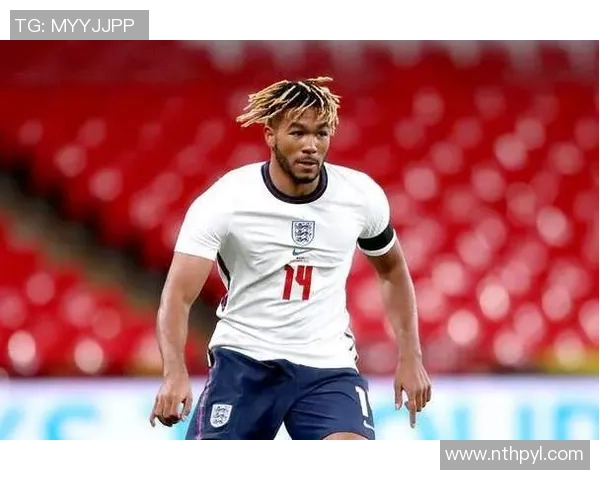 正品足球阿诺德球星参赛证挂件精美展示运动魅力收藏品